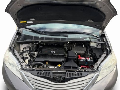 Used 2011 Toyota Sienna XLE image 20