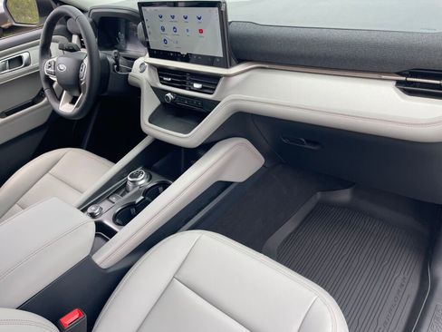 New 2026 Ford Explorer Active AWD/4WD image 24