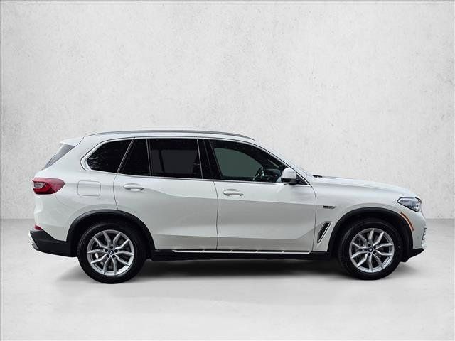 Certified 2023 BMW X5 xDrive45e w/ Executive Package AWD/4WD image 4