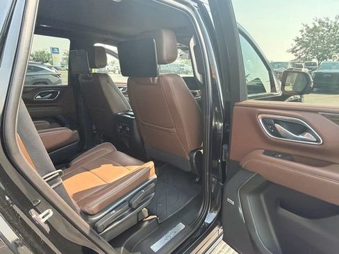 Used 2023 Chevrolet Tahoe High Country w/ LPO, Illumination Package AWD/4WD image 12