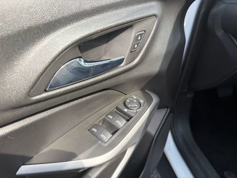 Used 2024 Chevrolet Trax LS FWD image 11