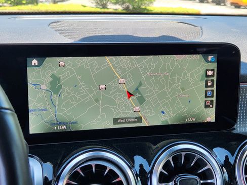 Used 2022 Mercedes-Benz GLB 250 4MATIC image 21