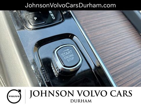 Used 2023 Volvo XC60 B5 Plus AWD/4WD image 21