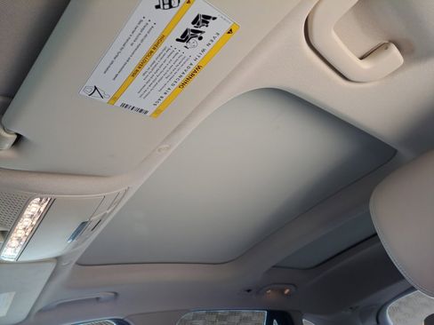 Used 2020 Mercedes-Benz GLC 300 4MATIC image 14