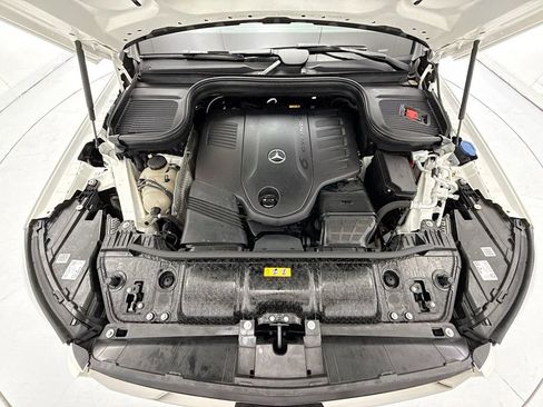 Used 2024 Mercedes-Benz GLS 450 4MATIC image 29