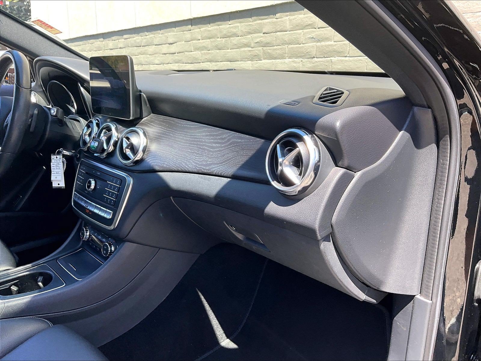 Used 2018 Mercedes-Benz GLA 250 4MATIC image 16