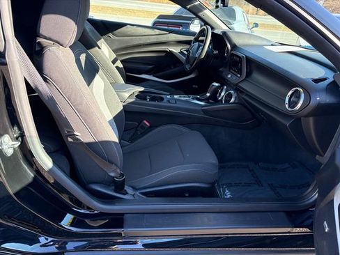 Used 2018 Chevrolet Camaro LT image 14