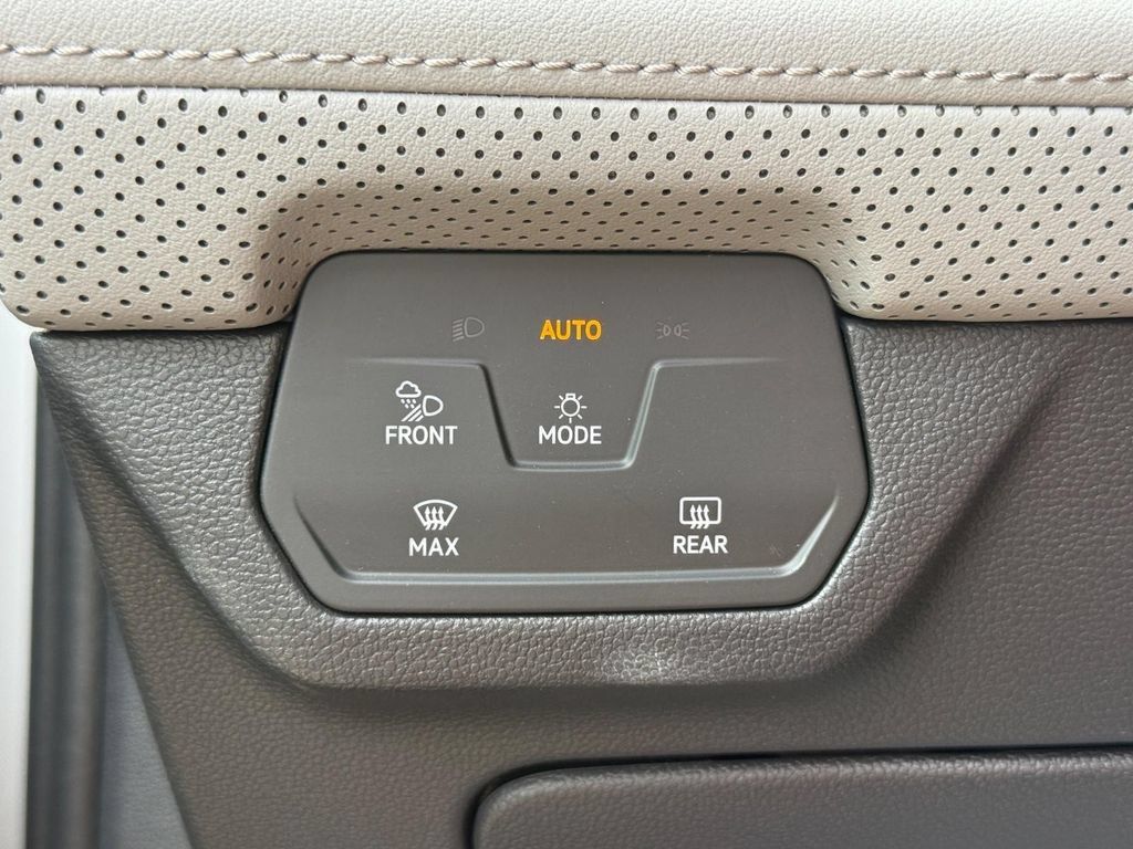 Certified 2026 Volkswagen Atlas Peak Edition AWD/4WD image 25