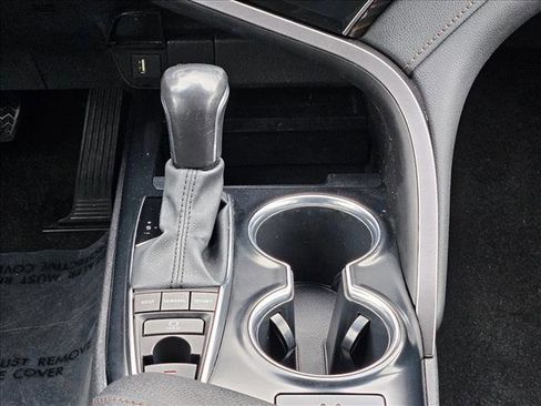 Used 2020 Toyota Camry XLE image 11