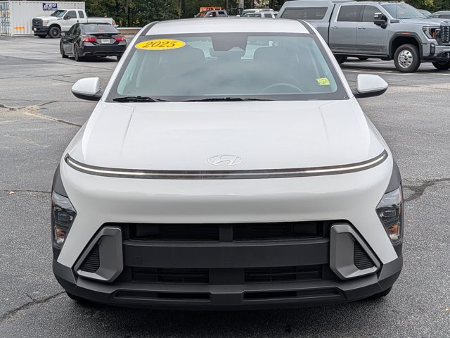 Used 2025 Hyundai Kona SE FWD image 2