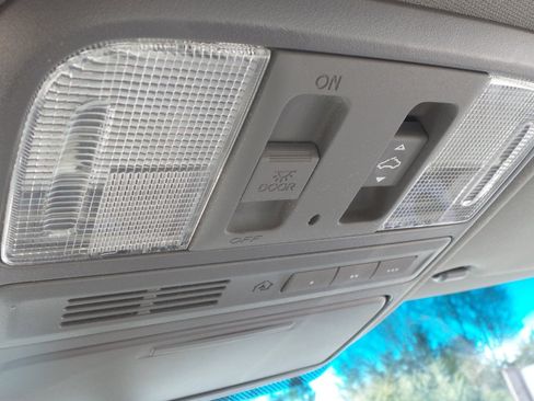 Used 2010 Honda Pilot Touring image 62