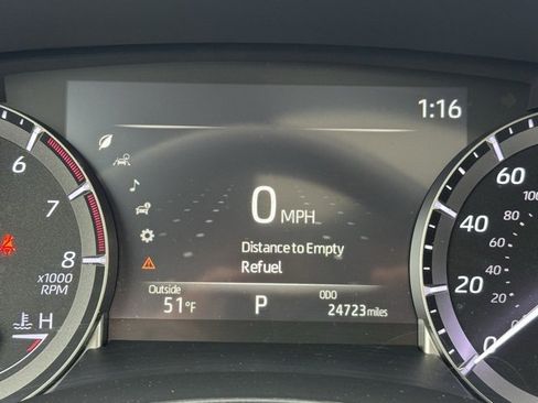 Used 2023 Toyota Highlander XLE image 12