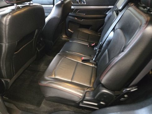 Used 2018 Ford Explorer Sport image 16