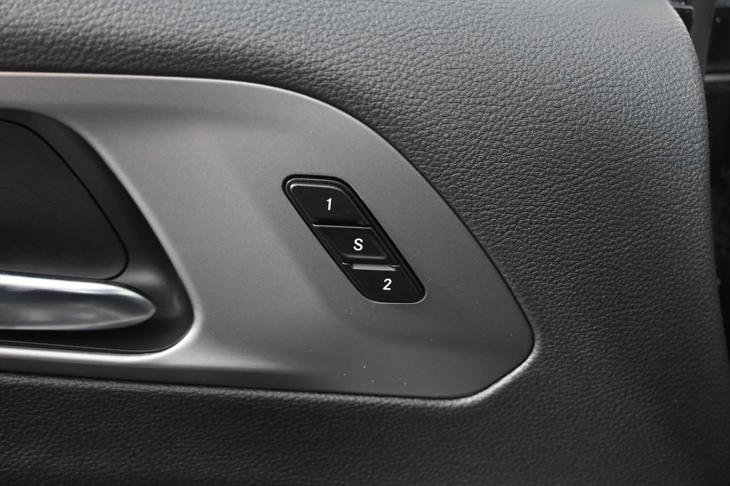 New 2027 Chrysler Pacifica Select AWD/4WD image 22