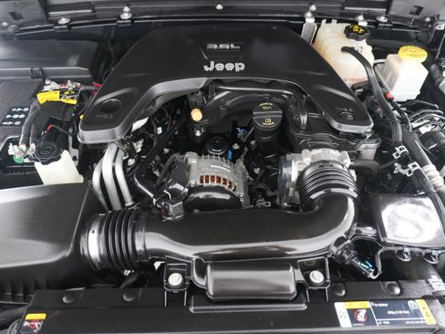 Used 2021 Jeep Gladiator Sport image 28