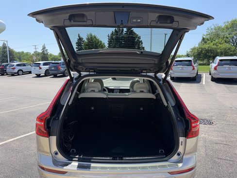 Used 2025 Volvo XC60 T8 Ultra w/ Protection Package Premier AWD/4WD image 11
