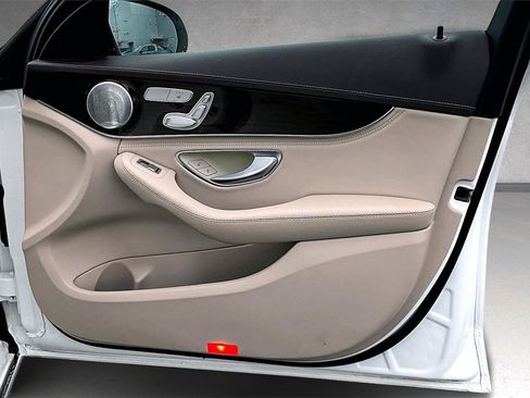 Used 2015 Mercedes-Benz C 300 4MATIC Sedan image 28