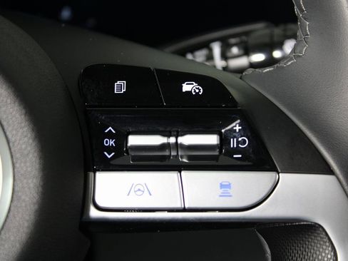 Certified 2025 Hyundai Elantra SEL image 26