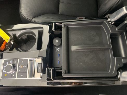 Used 2019 Land Rover Discovery HSE AWD/4WD image 28