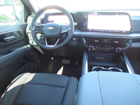 Used 2025 Chevrolet Tahoe Premier w/ Sun And Tow Package AWD/4WD image 14