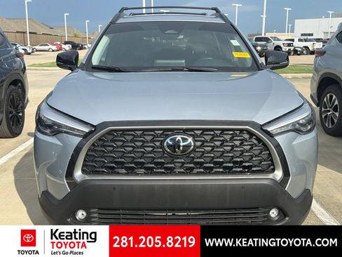 Used 2025 Toyota Corolla Cross XLE FWD image 8