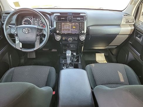 Used 2022 Toyota 4Runner TRD Off-Road AWD/4WD image 17