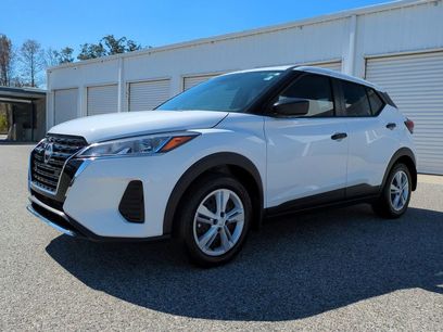 Certified 2025 Nissan Kicks Play S