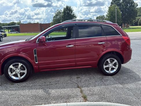 Used 2013 Chevrolet Captiva Sport LT w/ Convenience Package FWD image 2