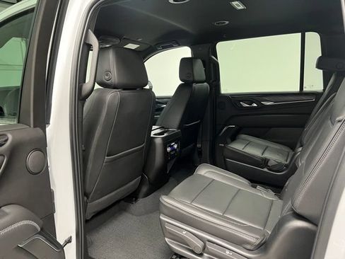 Used 2022 GMC Yukon XL Denali AWD/4WD image 40