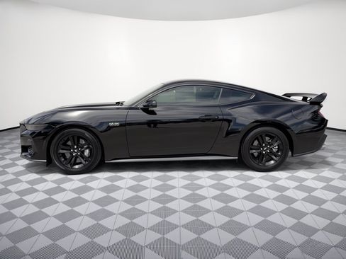 Used 2025 Ford Mustang GT RWD image 2