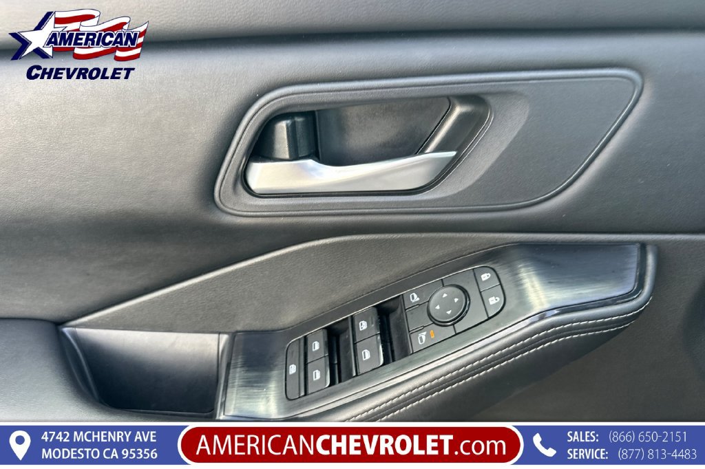 Used 2025 Nissan Rogue SV AWD/4WD image 11