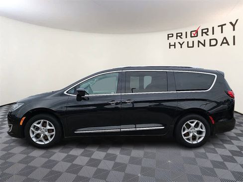 Used 2019 Chrysler Pacifica Touring-L Plus w/ Advanced Safetytec Group image 7