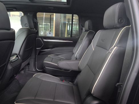 New 2026 Cadillac Escalade ESV Luxury w/ Touring Package RWD image 29