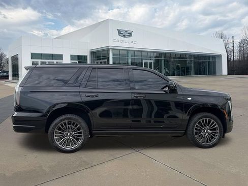 Certified 2025 Cadillac Escalade Sport Platinum AWD/4WD image 2