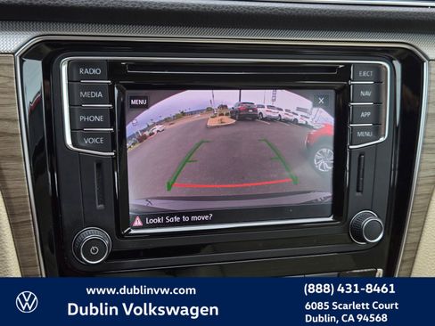 Used 2018 Volkswagen Passat 2.0T SE image 17
