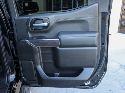 Used 2019 Chevrolet Silverado 1500 LTZ w/ LTZ Premium Package image 18