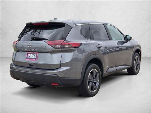 Used 2025 Nissan Rogue SV FWD image 5