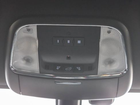 Used 2022 Jeep Grand Cherokee Laredo X image 21