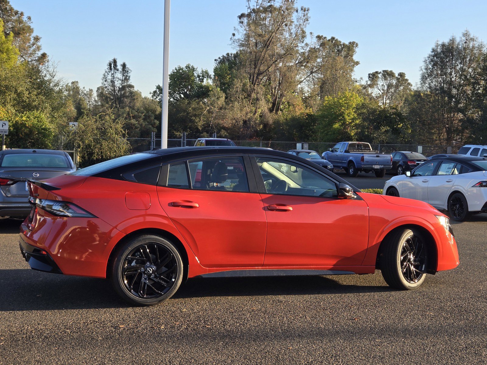 New 2027 Nissan Sentra SR w/ SR Premium Package FWD image 3
