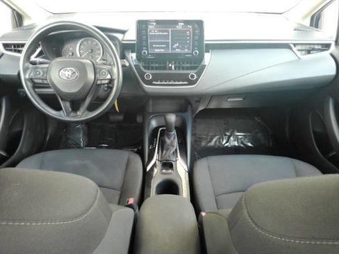 Used 2022 Toyota Corolla LE FWD image 2
