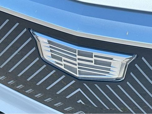 New 2026 Cadillac Optiq Luxury 1 image 34