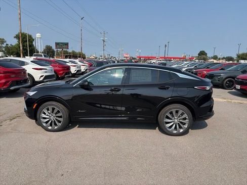 New 2026 Buick Envista Avenir FWD image 3