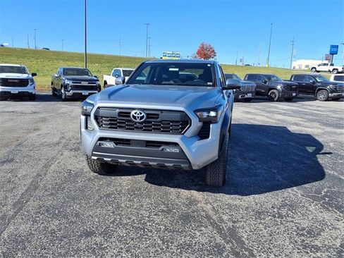 Used 2024 Toyota Tacoma TRD Sport image 31