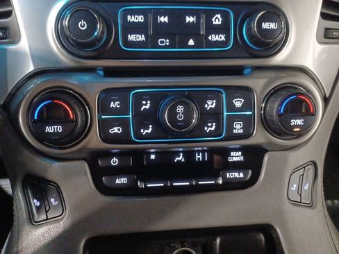 Used 2018 Chevrolet Tahoe LT image 16