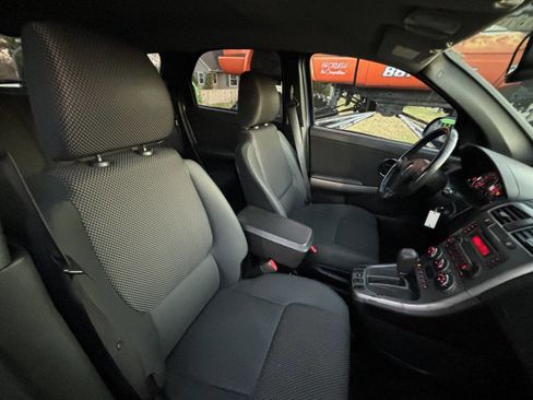 Used 2006 Pontiac Torrent 2WD w/ Preferred Package image 17