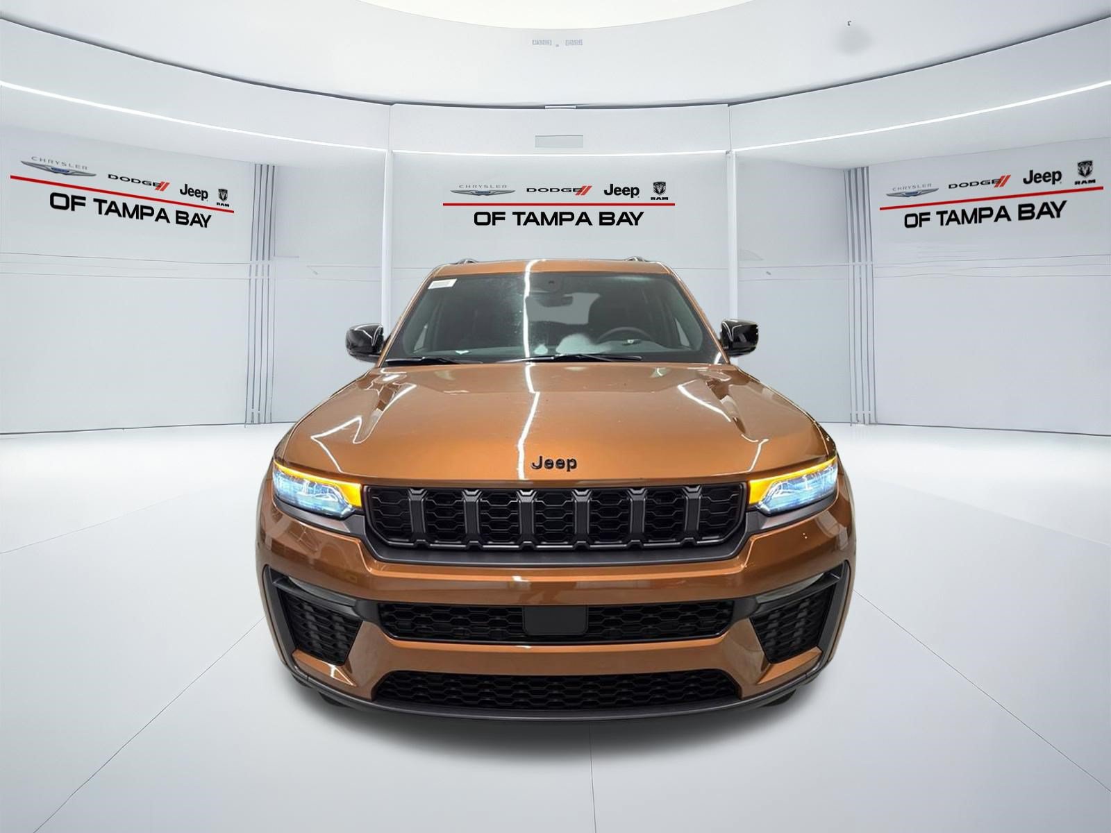 New 2026 Jeep Grand Cherokee Limited w/ Limited Altitude Package AWD/4WD image 8