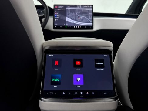 Used 2023 Tesla Model X Plaid image 9