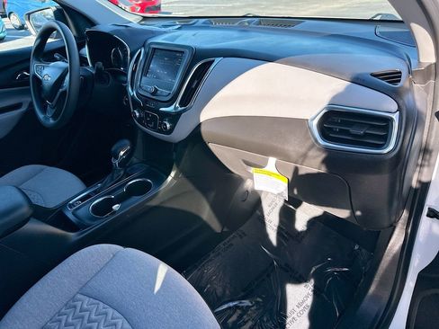 Used 2023 Chevrolet Equinox LS w/ LS Convenience Package image 27