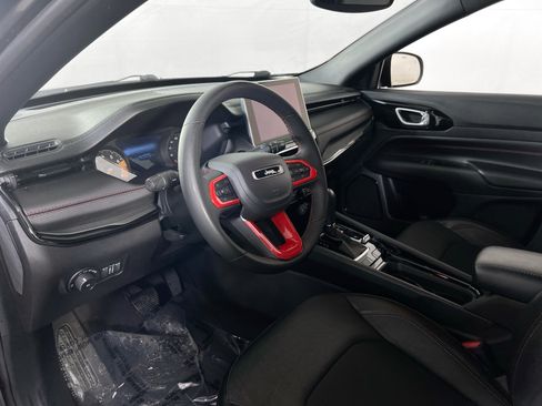 Used 2023 Jeep Compass Trailhawk AWD/4WD image 9
