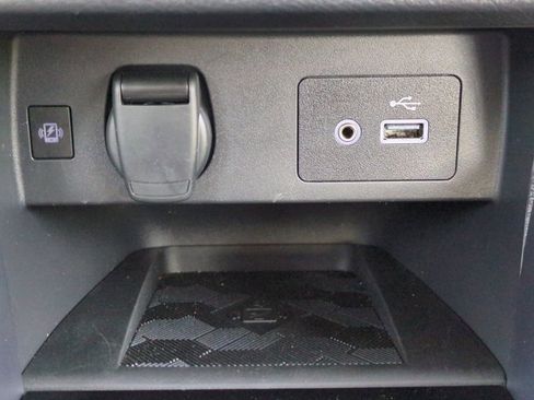 Used 2025 Nissan Versa SV w/ Trunk Package image 20